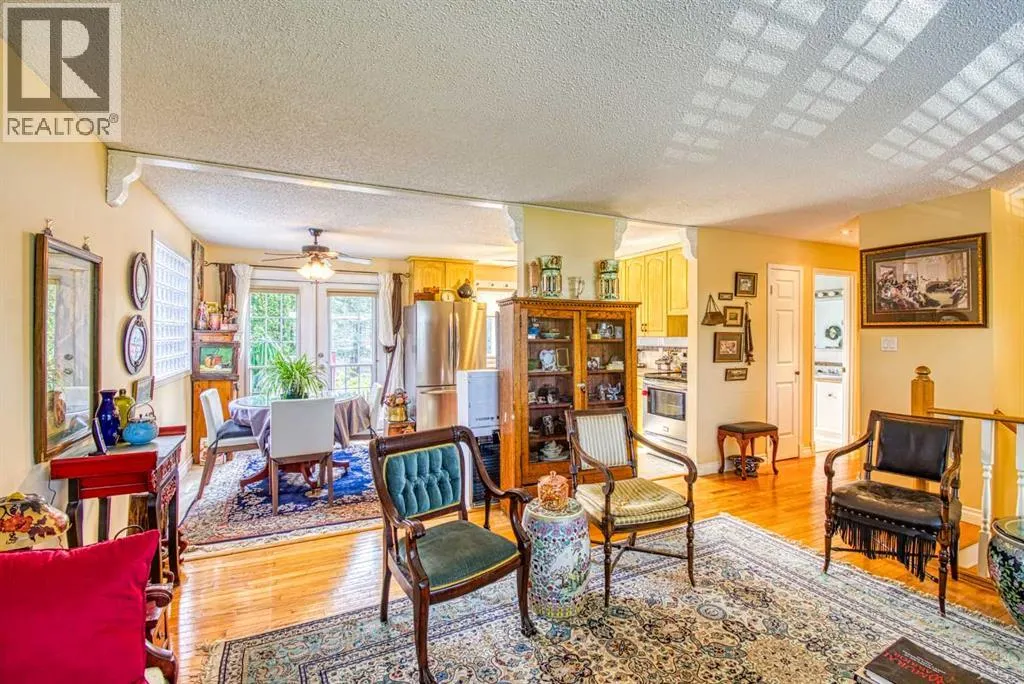 718 Oak Drive