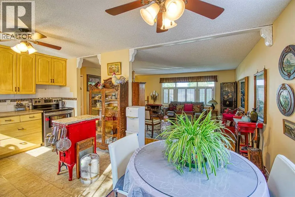 718 Oak Drive