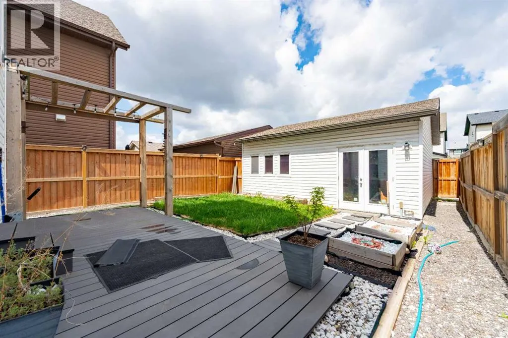 195 Copperpond Street SE