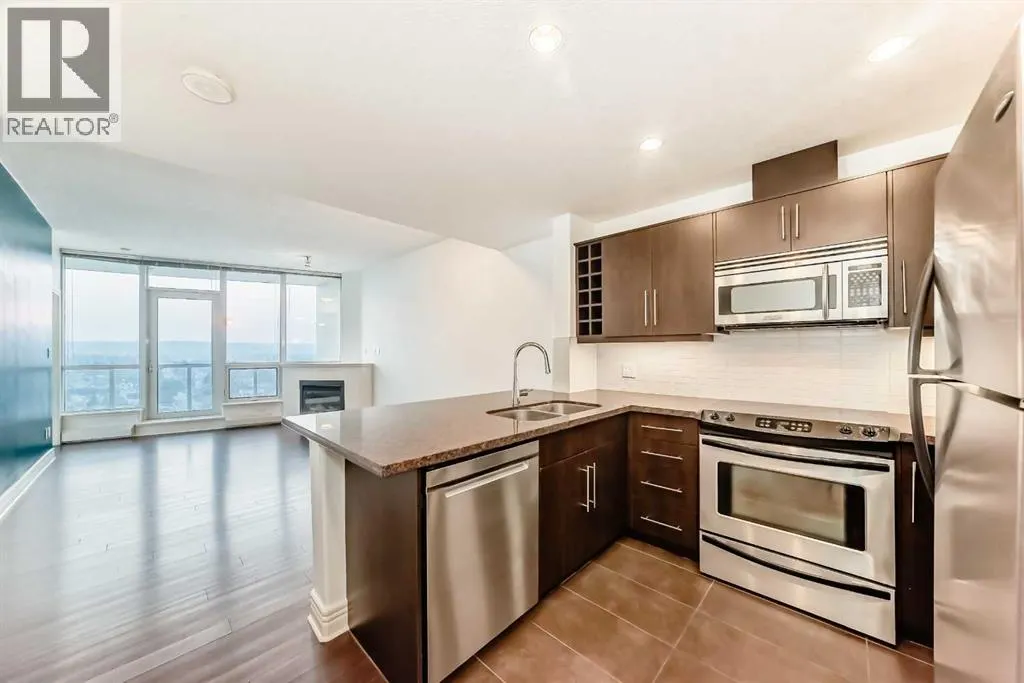 1606, 55 Spruce Place SW