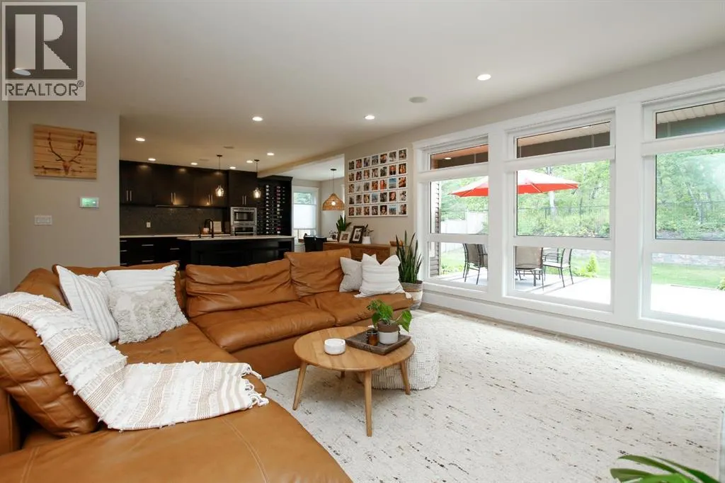 10 Regal Court