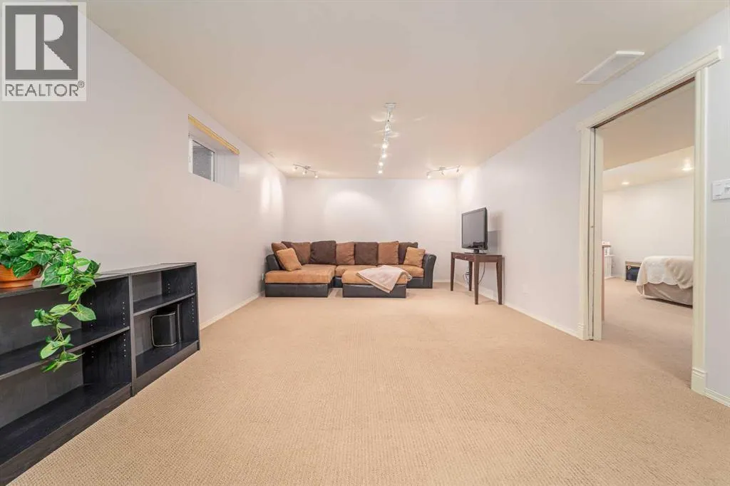 133 Mt Alderson Crescent W