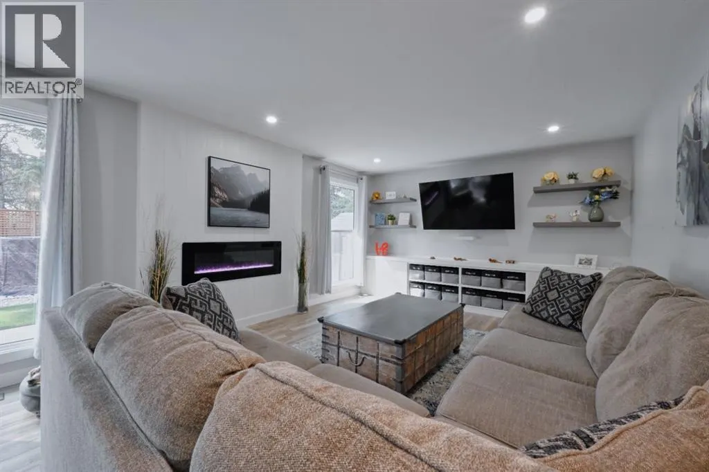 235 Canova Place SW