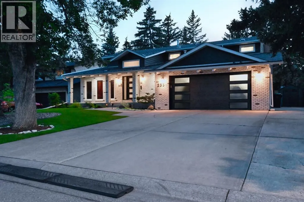235 Canova Place SW