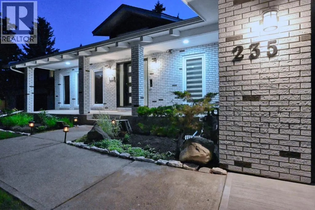 235 Canova Place SW