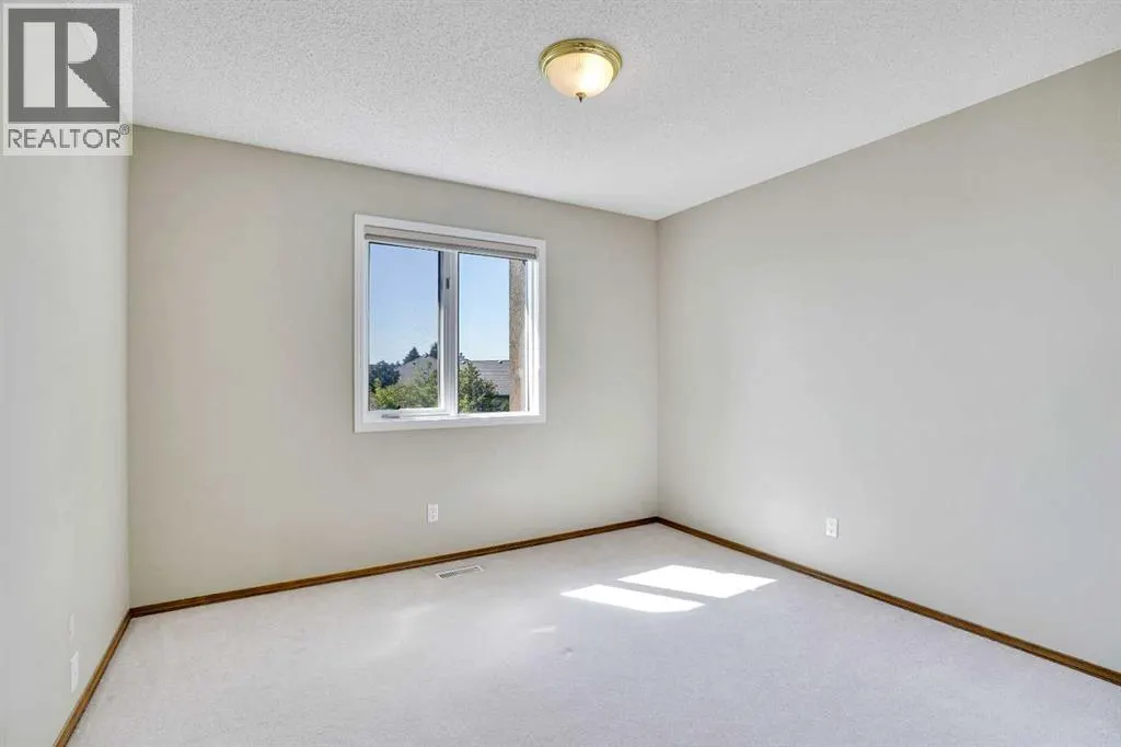 39 lone pine Crescent
