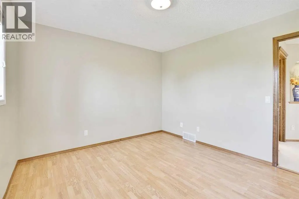 39 lone pine Crescent