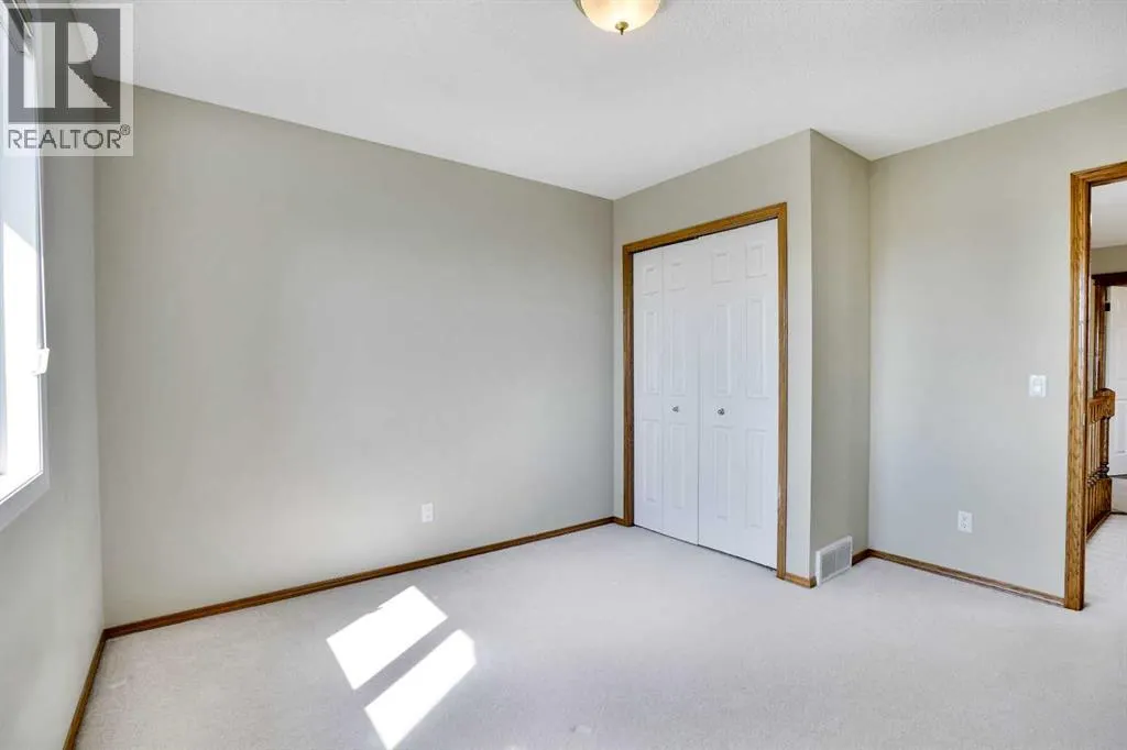 39 lone pine Crescent