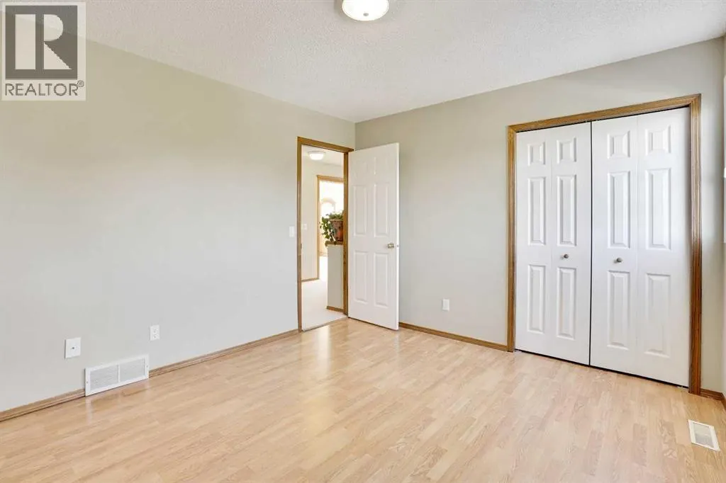39 lone pine Crescent