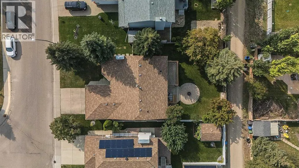 16 Dunham Close
