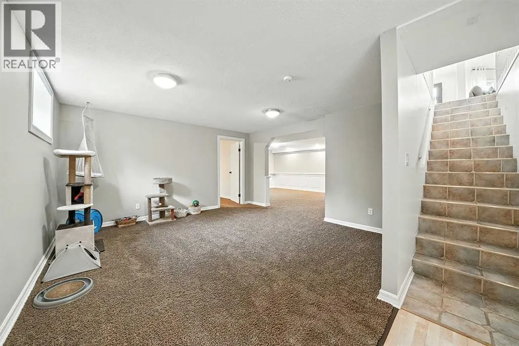 16 Dunham Close