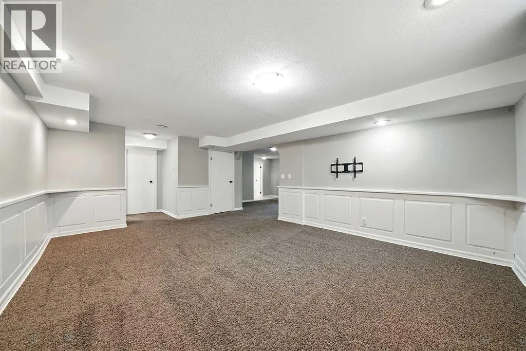 16 Dunham Close