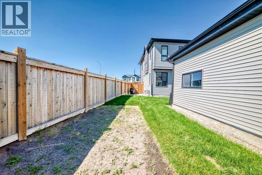 8 silverton glen Green SW