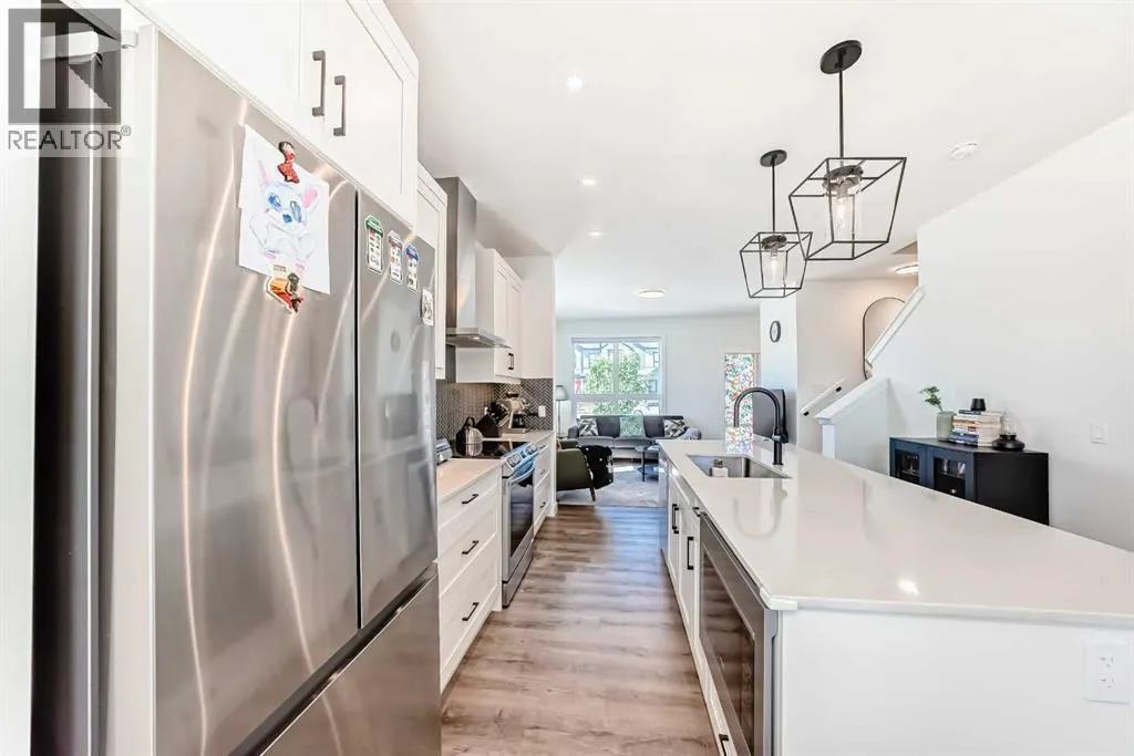 8 silverton glen Green SW