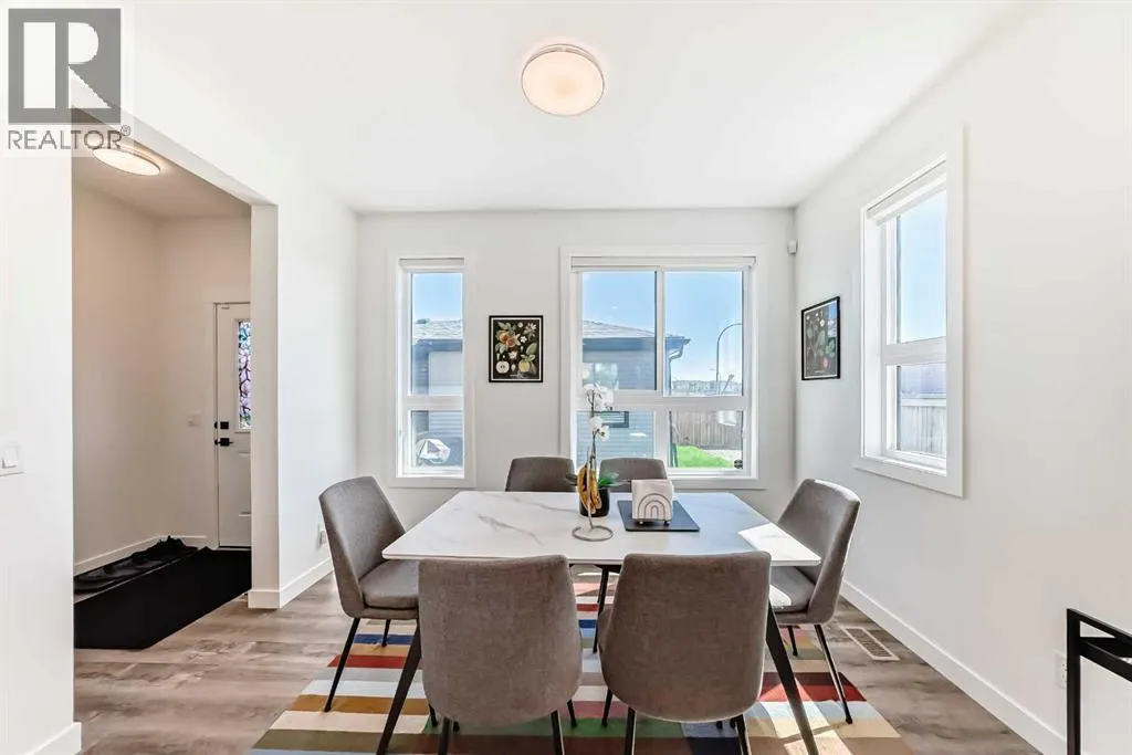 8 silverton glen Green SW