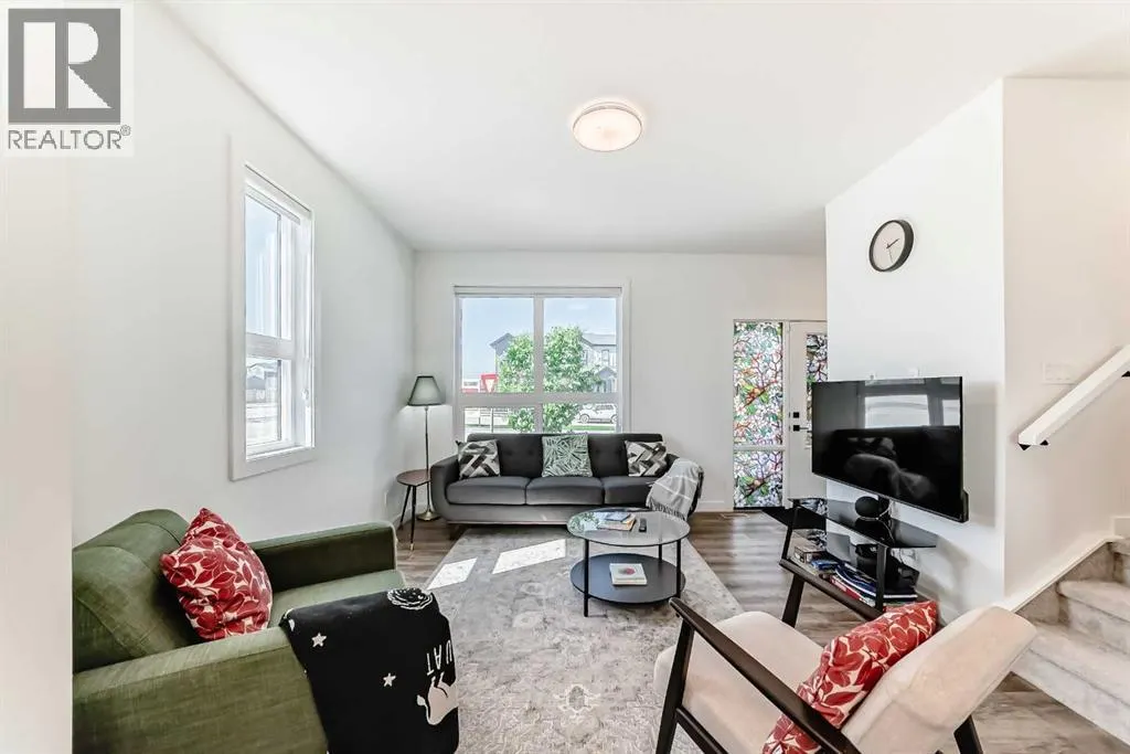 8 silverton glen Green SW