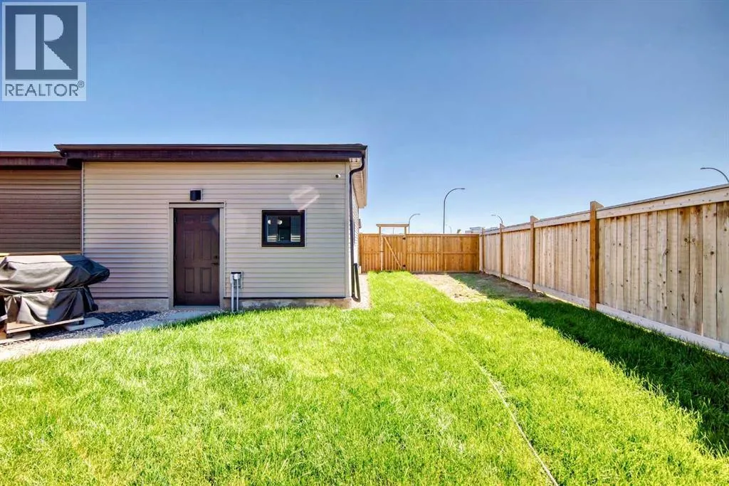 8 silverton glen Green SW