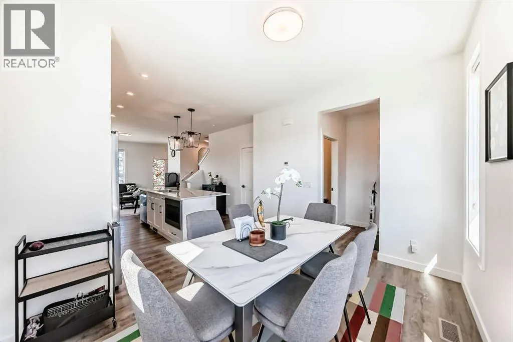 8 silverton glen Green SW