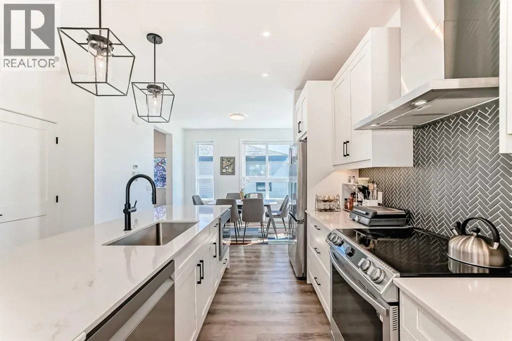 8 silverton glen Green SW