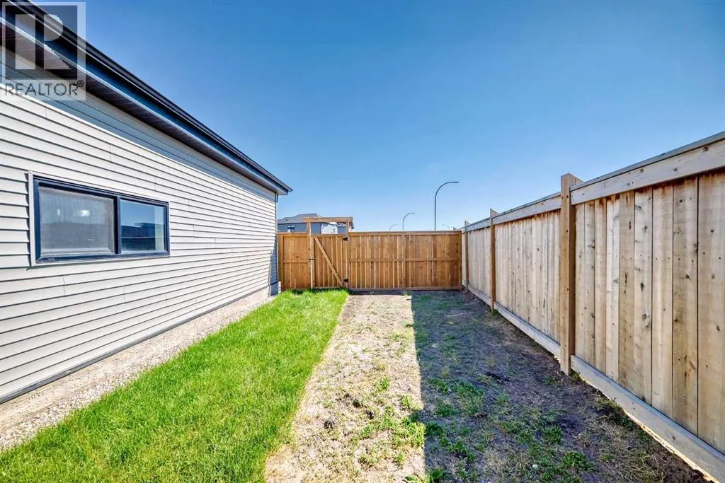 8 silverton glen Green SW
