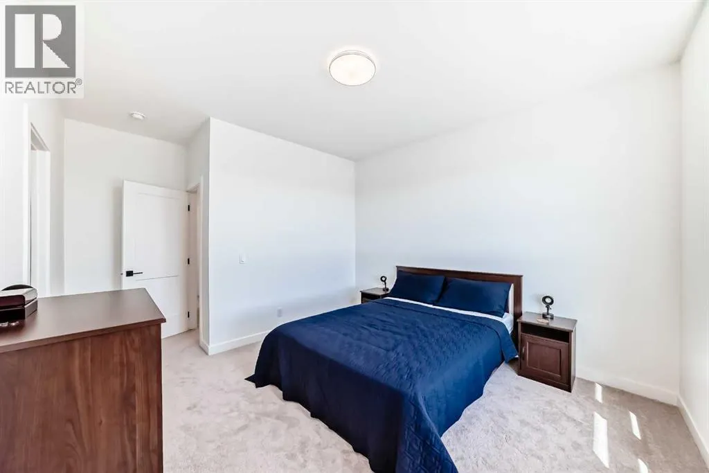 8 silverton glen Green SW