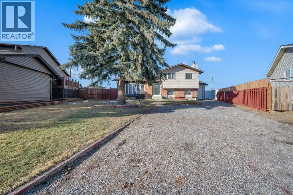64 Castledale Crescent NE