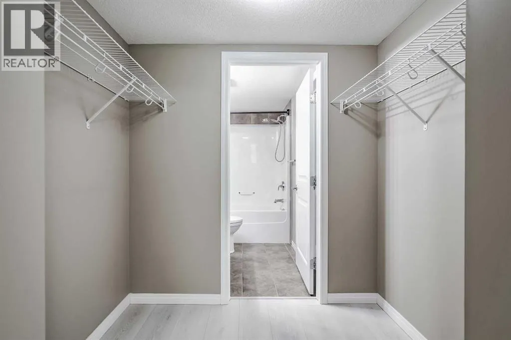 4102, 31 Country Village Manor NE
