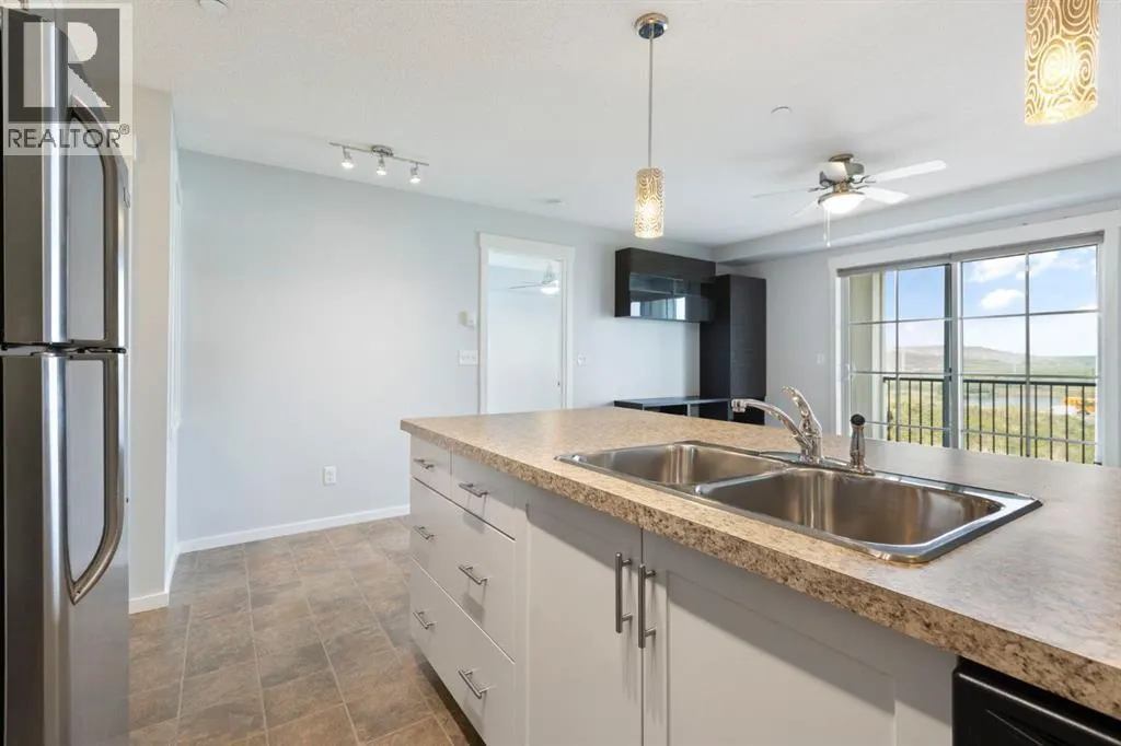 3303, 279 Copperpond Common SE