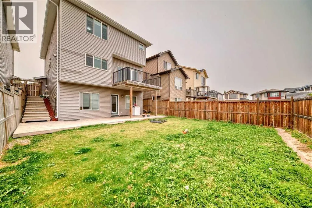 496 Panora Way NW