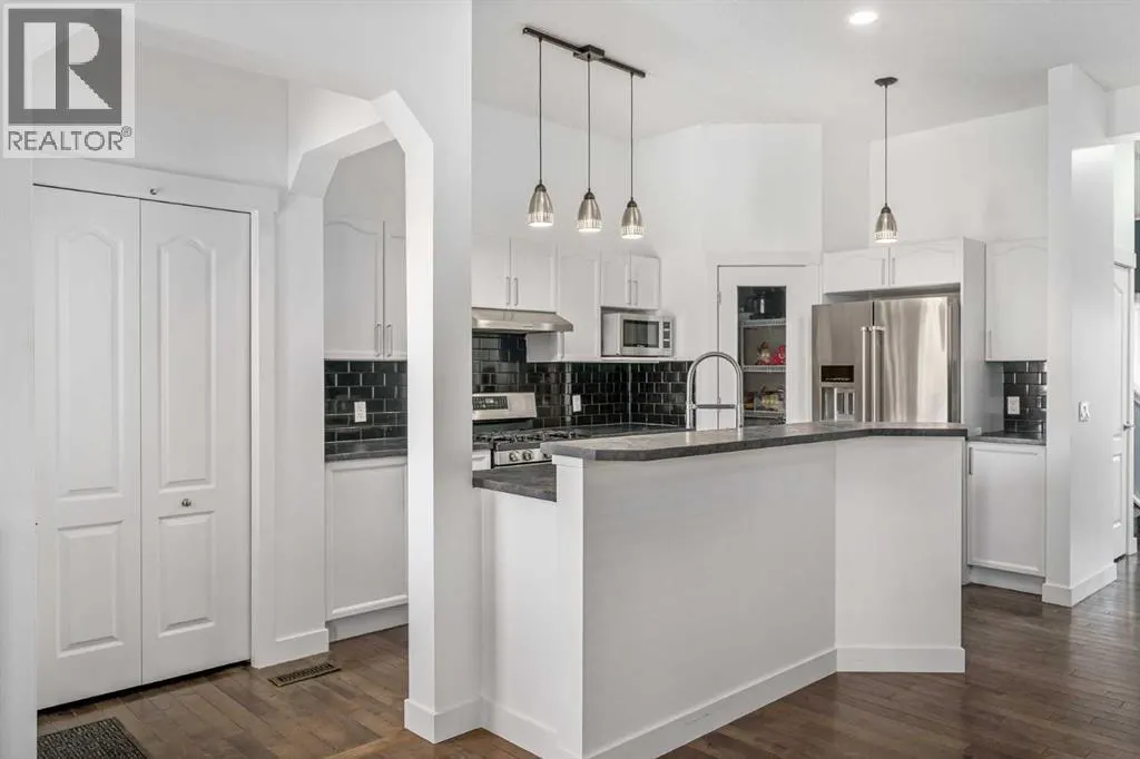 255 Silverado Range Close SW