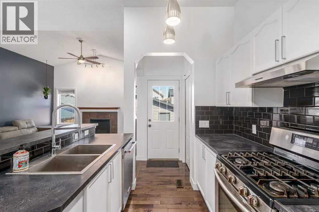 255 Silverado Range Close SW