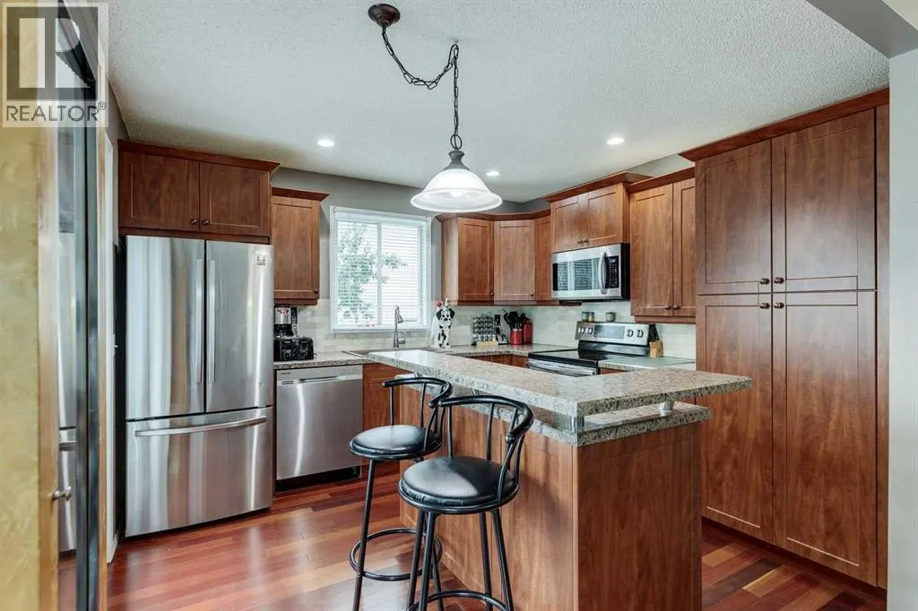 888 Riverbend Drive SE