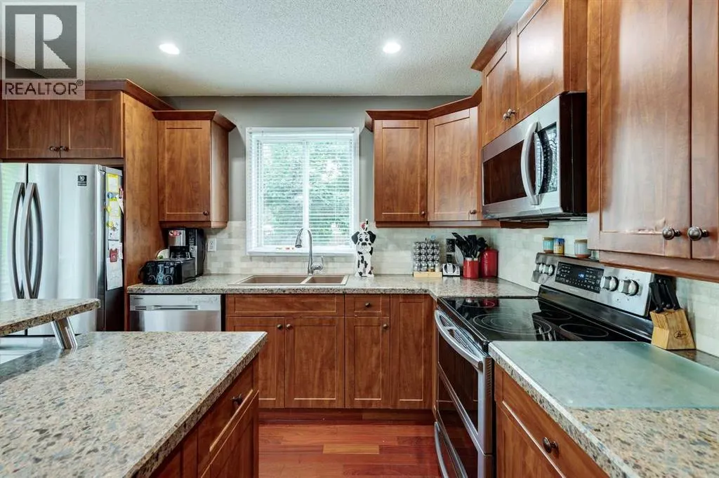 888 Riverbend Drive SE