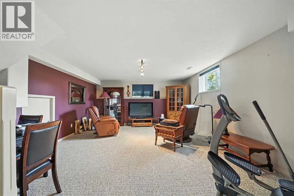 300 Lampard Crescent