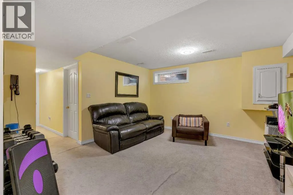 151 Tarington Green NE