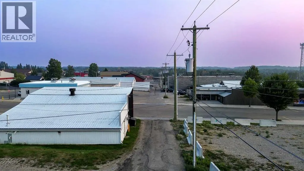 4909, 4911, 4913 50 Street