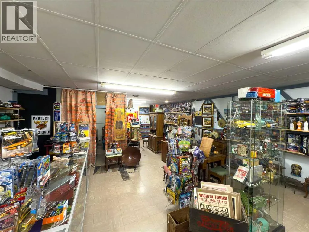 4909, 4911, 4913 50 Street