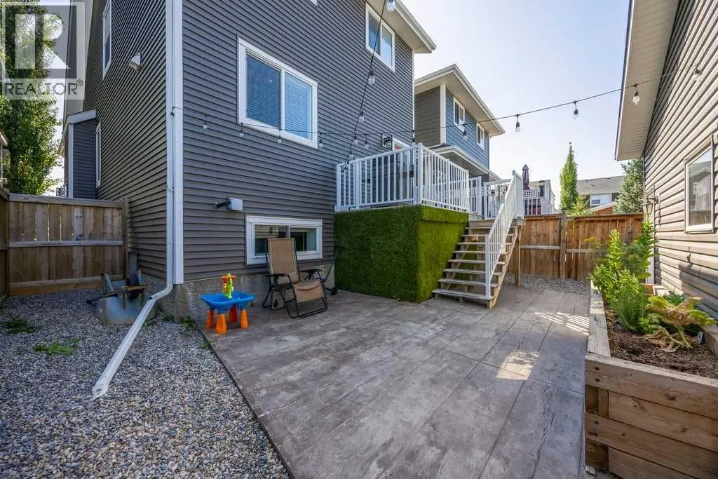 512 River Heights Green