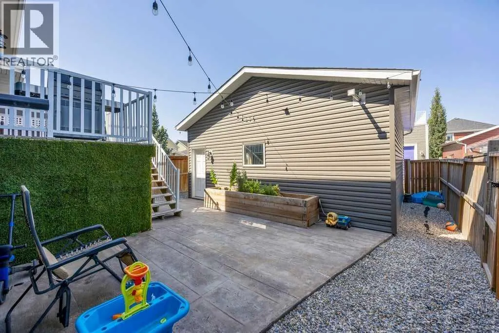 512 River Heights Green