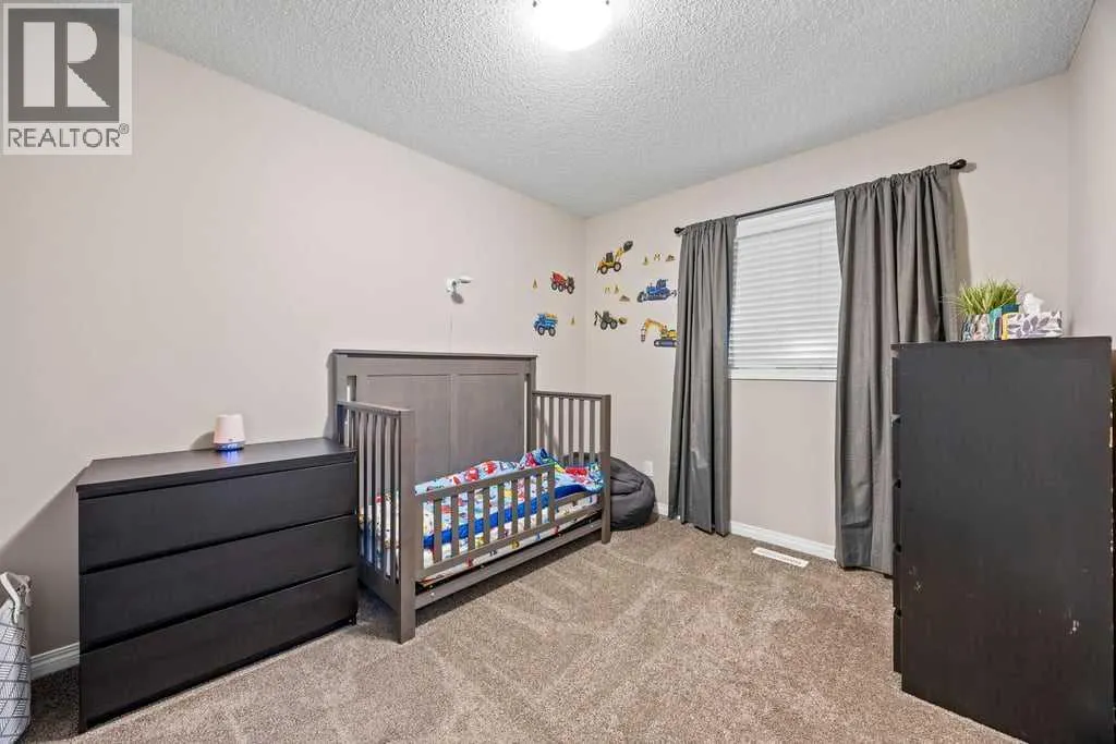512 River Heights Green
