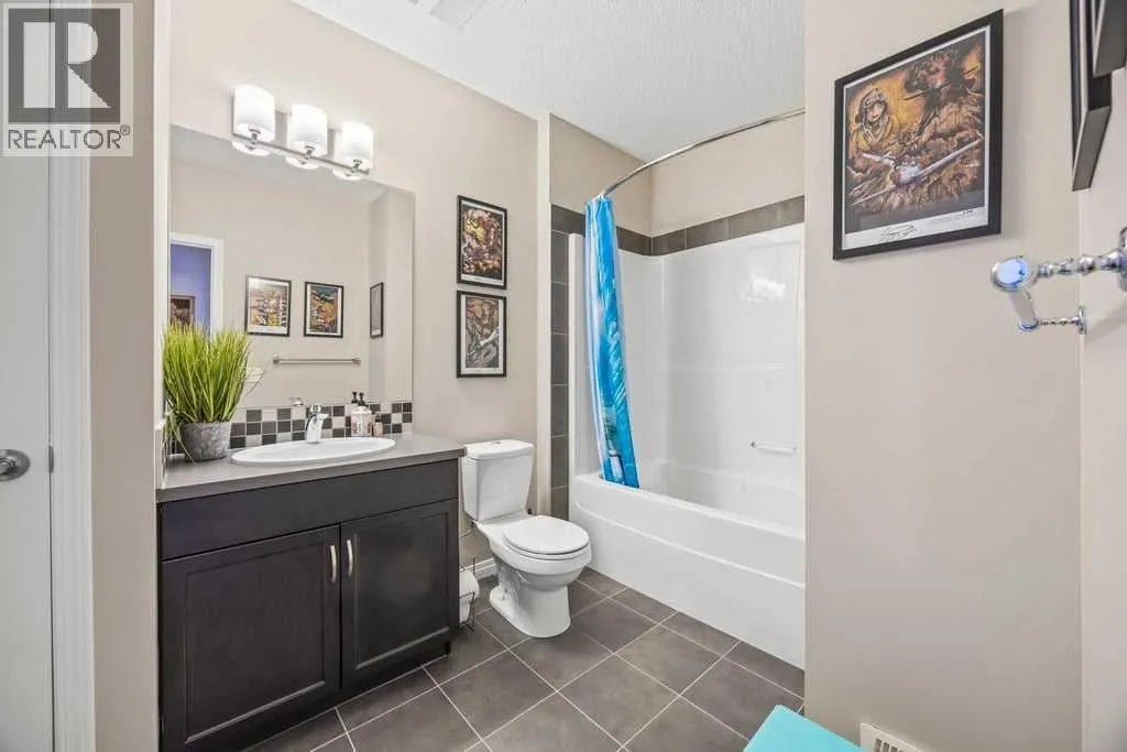 512 River Heights Green