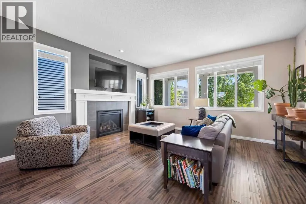 512 River Heights Green