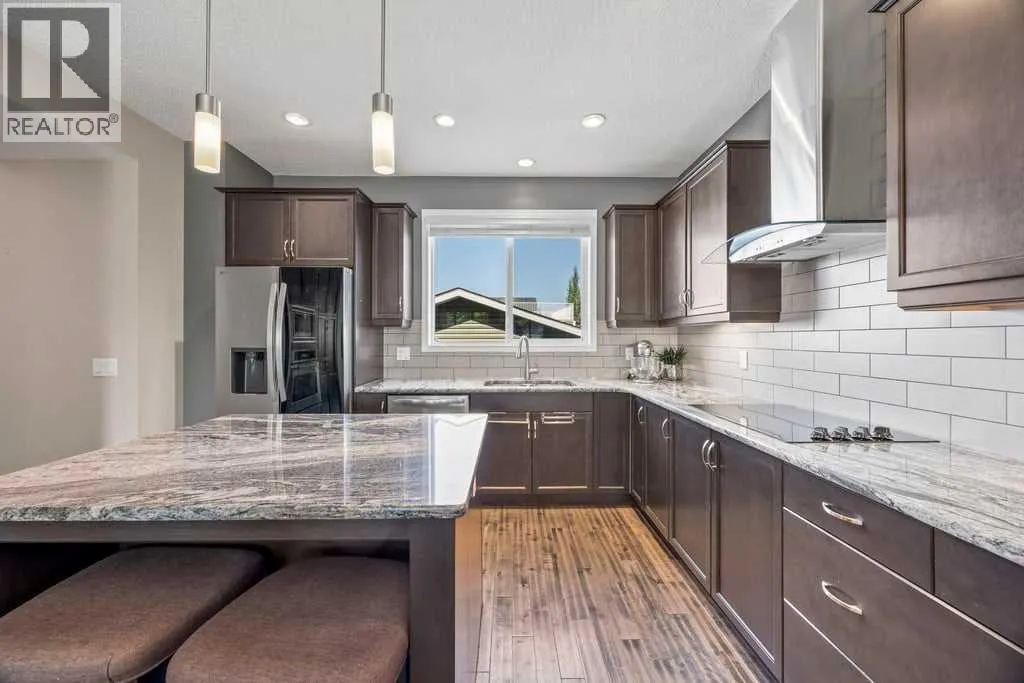 512 River Heights Green