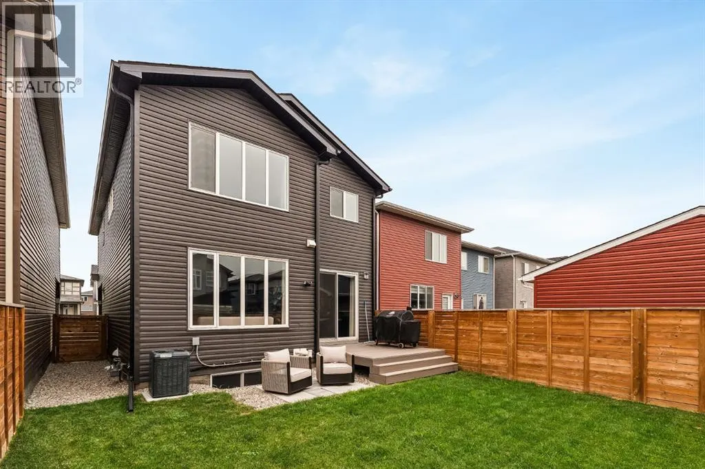 229 Walgrove Way SE