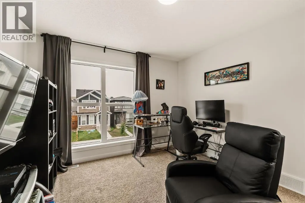 229 Walgrove Way SE