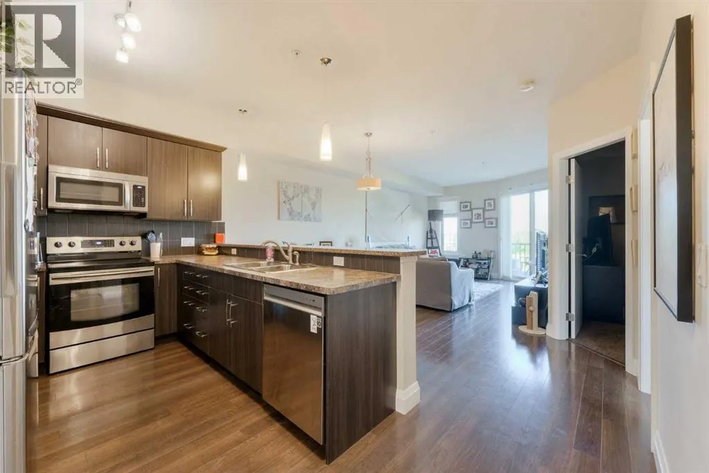 2105, 15 Sunset Square