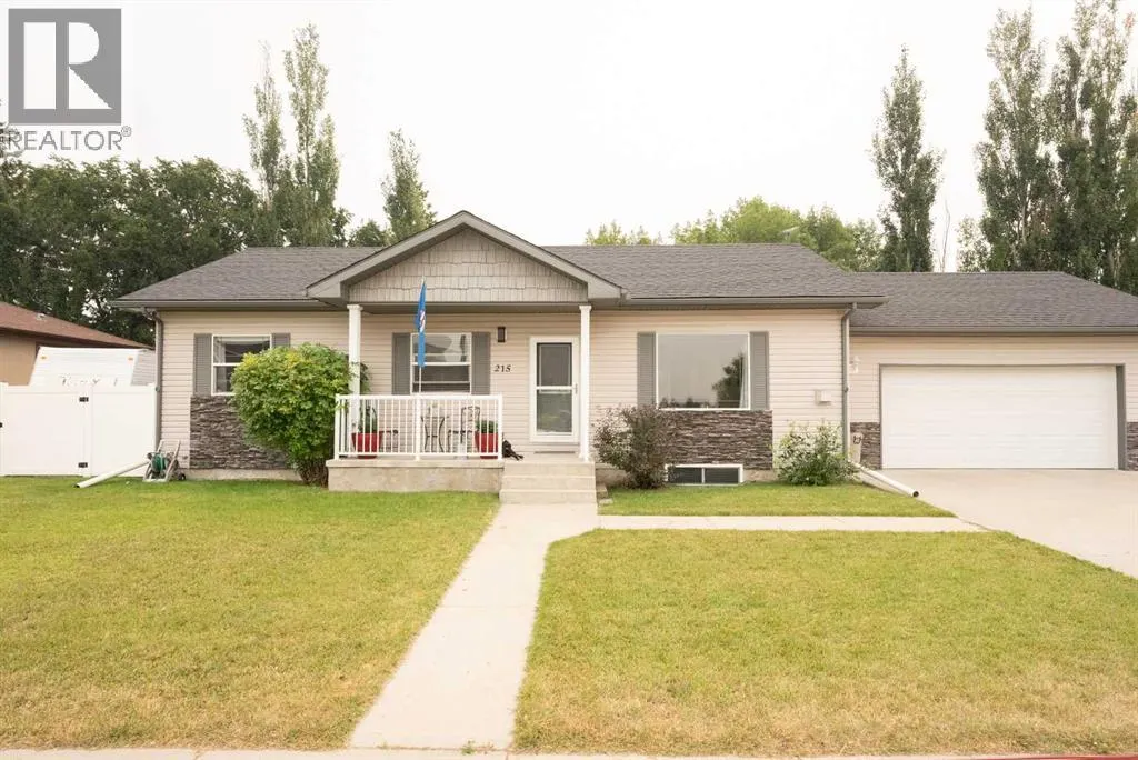 215 Allen Crescent