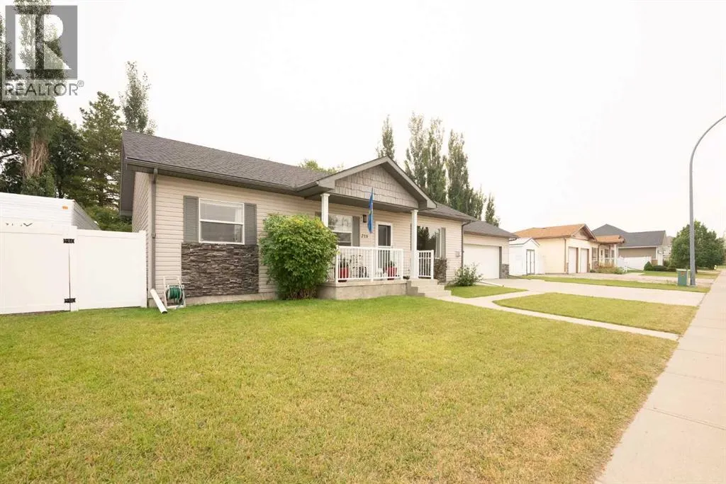 215 Allen Crescent