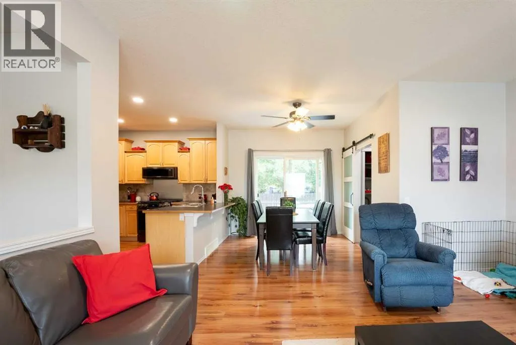 215 Allen Crescent