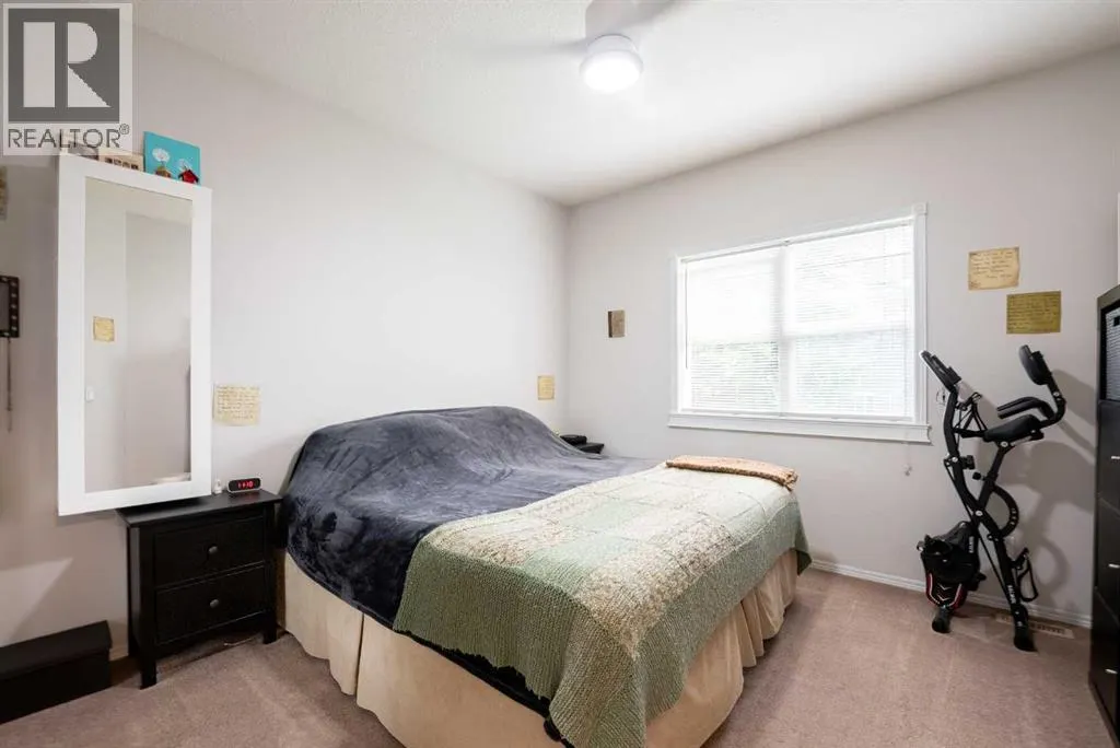 215 Allen Crescent